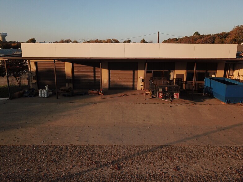 More Photos Of 2700 James St, Denton Industrial For Lease