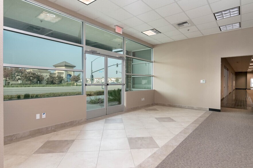 More Photos Of 17270-17272 Golden Valley Pky, Lathrop Office For Sale