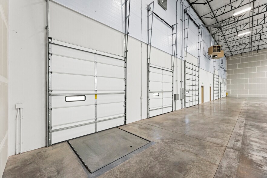 More Photos Of 420 Ingenuity Ave, Sparks Manufacturing For Lease