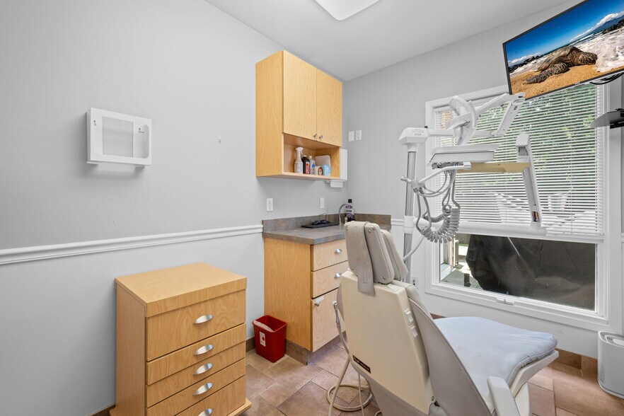 More Photos Of 10 Hunter Ave, Miller Place Office Residential For Sale