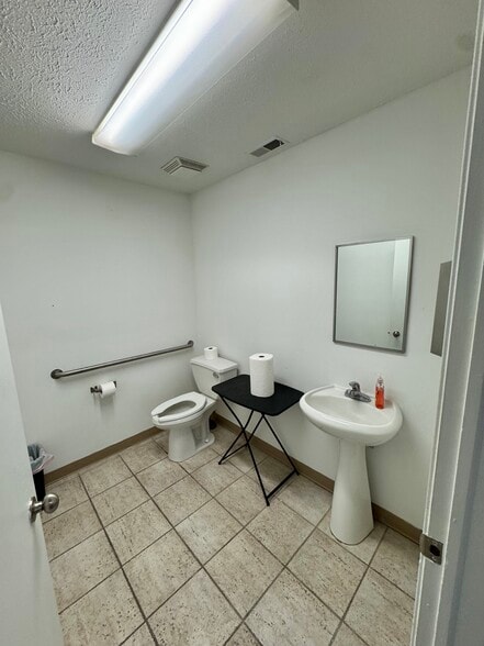 More Photos Of 200 Professional Ct, Lafayette Office For Lease