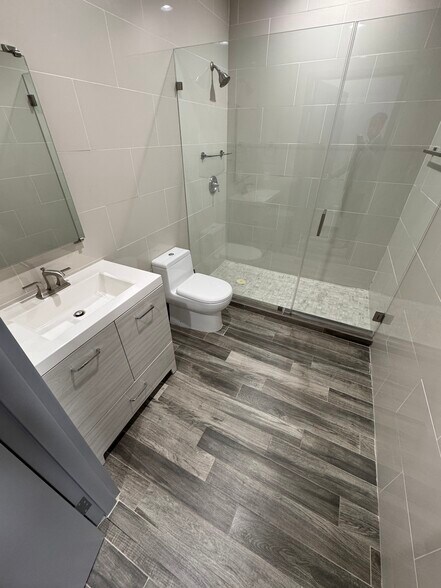 More Photos Of 1921 Pembroke Rd, Hollywood Warehouse For Lease