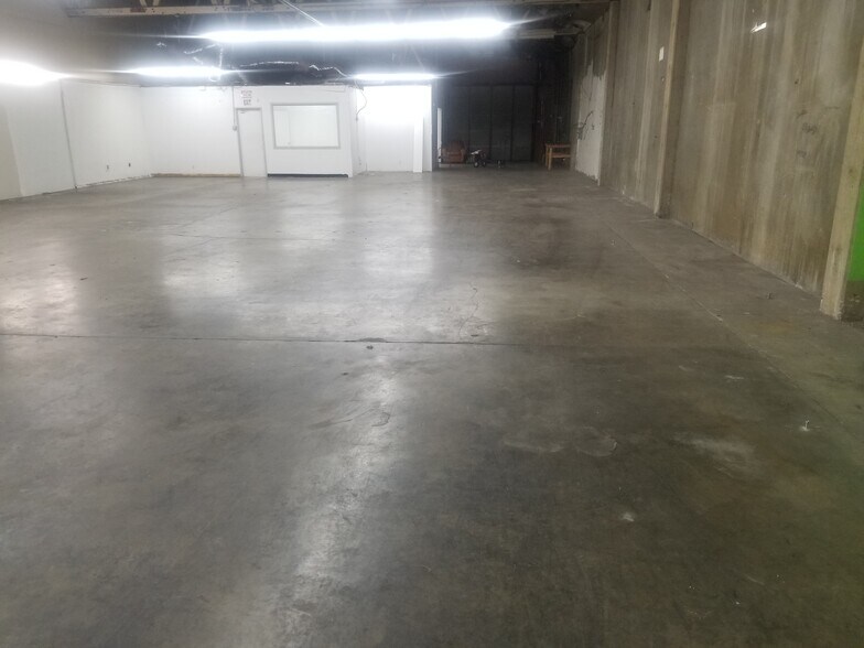 Primary Photo Of 620 S Clarence St, Los Angeles Manufacturing For Lease