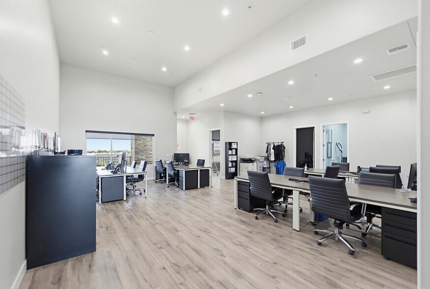 More Photos Of 349 Lake Havasu Ave S, Lake Havasu City Office For Sale