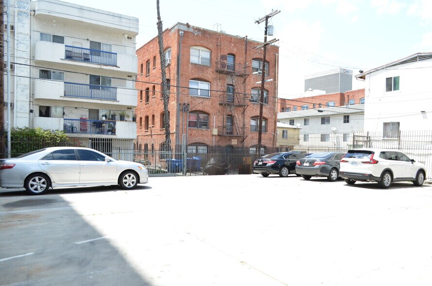 More Photos Of 749 S Berendo St, Los Angeles Apartments For Sale