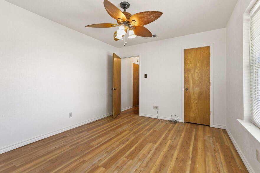 More Photos Of 12869 FM 1385, Pilot Point Light Distribution For Lease