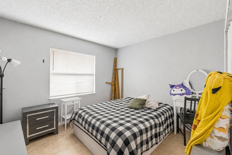 More Photos Of 3132 Bloomingdale Villas Ct, Brandon Apartments For Sale