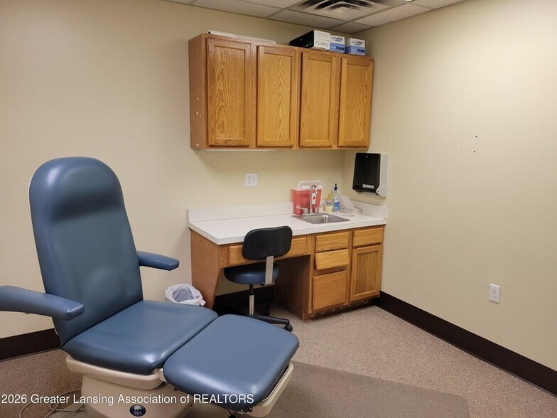 More Photos Of 108 W Higham St, Saint Johns Medical For Sale