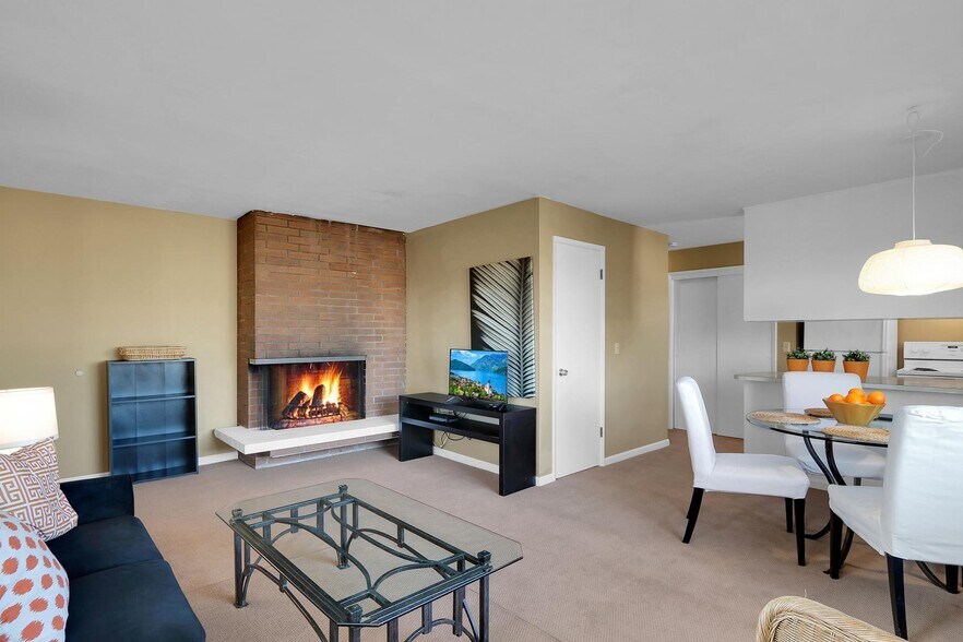 More Photos Of 4301 Whitman Ave N, Seattle Apartments For Sale