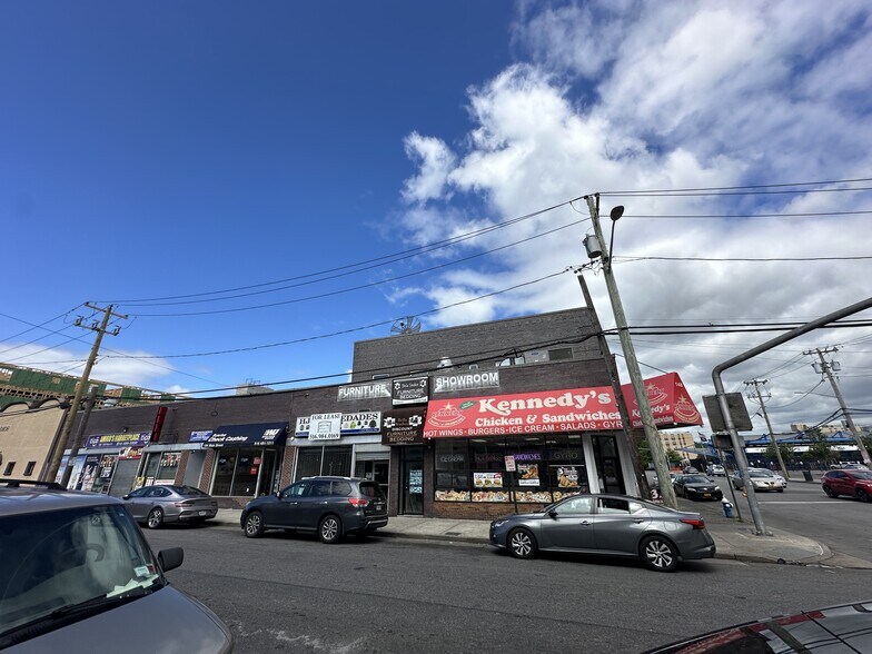 More Photos Of 150-158 Main St, Hempstead General Retail For Sale