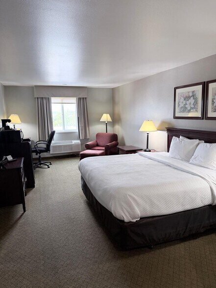 More Photos Of 590 E Main St, Price Hotel For Sale