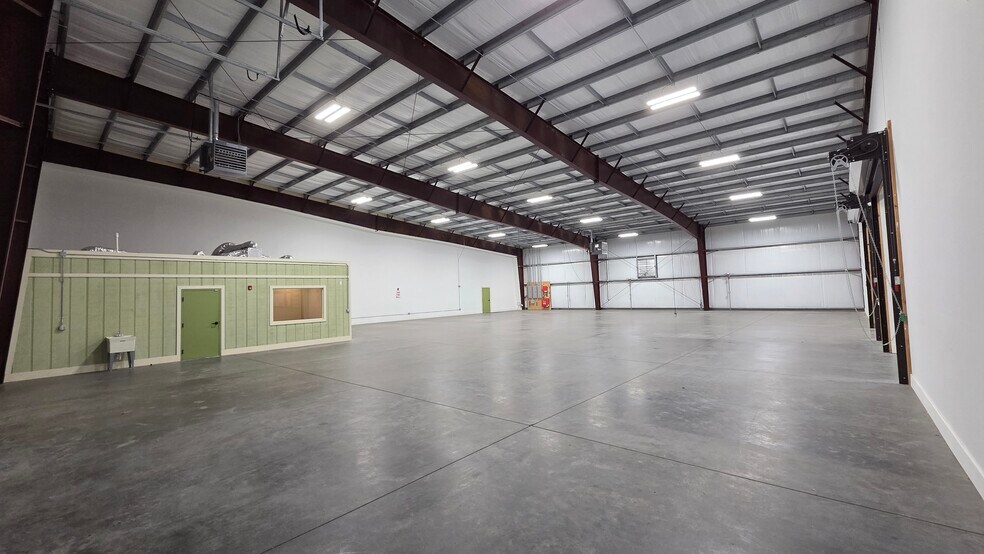 More Photos Of 3663 Southland Dr, Flowery Branch Warehouse For Sale