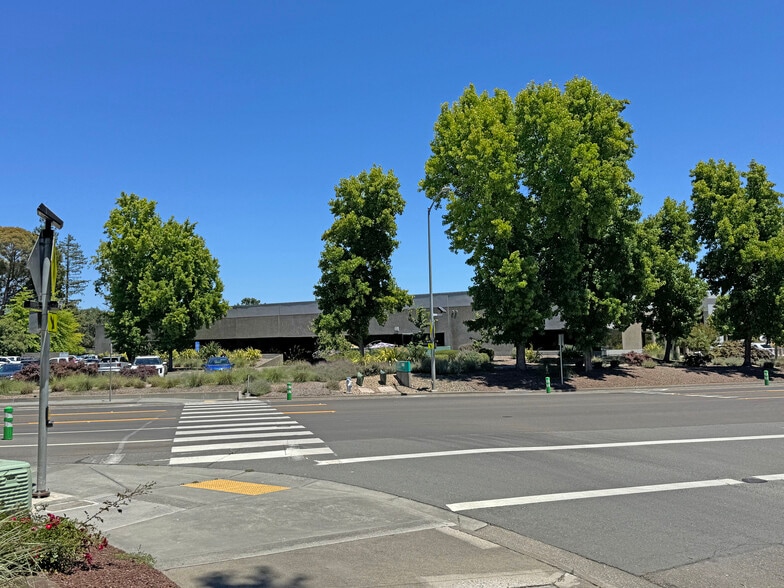 More Photos Of 1360 N Dutton Ave, Santa Rosa Office For Sale