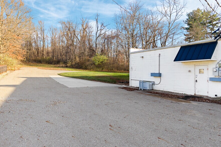 More Photos Of 8028 Newark Rd, Mount Vernon Industrial For Sale