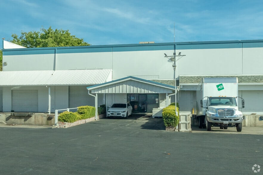 More Photos Of 2705 5th St, Sacramento Warehouse For Sale