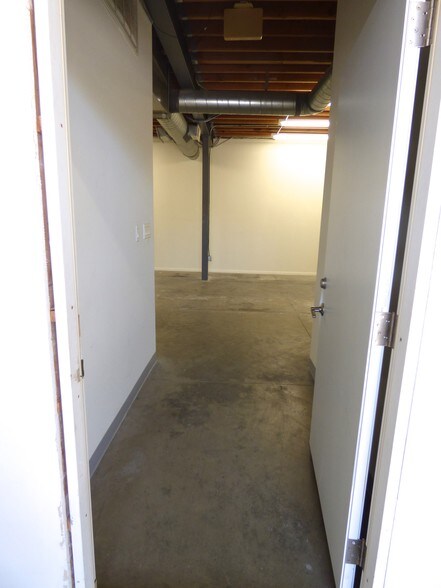 More Photos Of 3608 Griffith Ave, Los Angeles Light Manufacturing For Lease