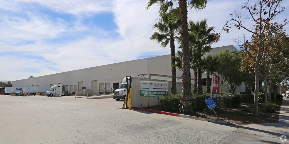 More Photos Of 6987 Calle De Linea, San Diego Warehouse For Lease