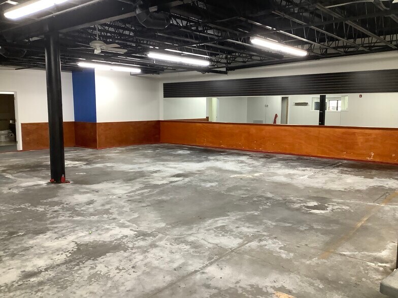 More Photos Of 19 Willow St, Natick Office For Lease