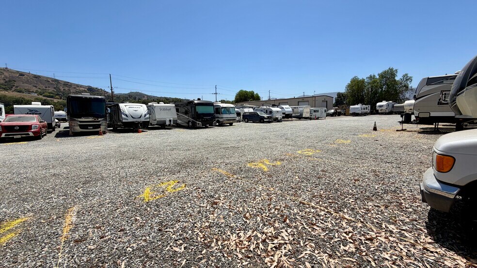 More Photos Of 937 A St, Fillmore Contractor Storage Yard For Lease