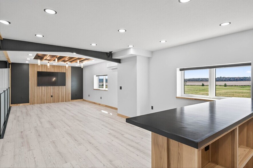 More Photos Of 663 Valerie Ave, Hudson Specialty For Sale