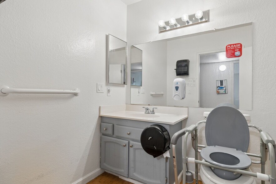 More Photos Of 1707 E Citation Ln, Tempe Assisted Living For Sale