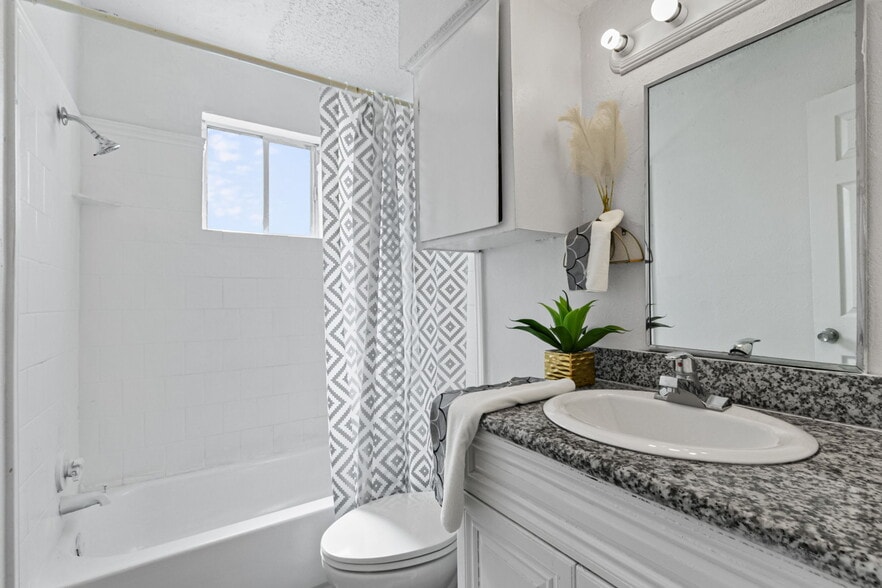 More Photos Of 8700 Gulf Fwy, Houston Apartments For Sale