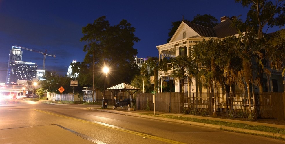 More Photos Of 1000 E Cesar Chavez St, Austin Loft Creative Space For Lease