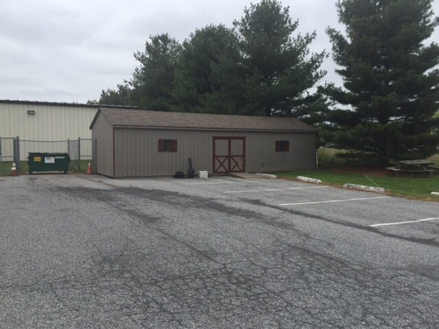 More Photos Of 900 Holly Dell Ct, Sewell Freestanding For Lease