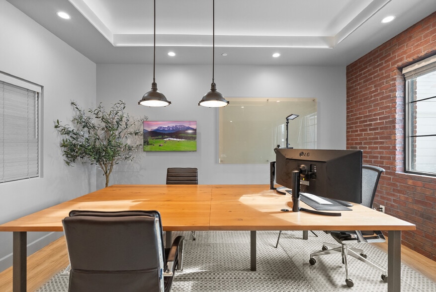 More Photos Of 325 Central Ave, Whitefish Storefront Retail Office For Sale