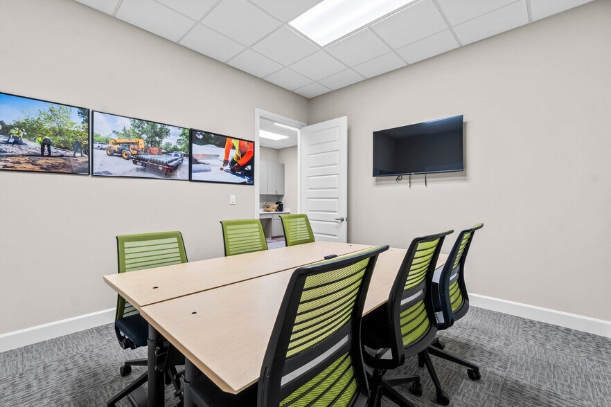 More Photos Of 28789 Hardin Store Rd, Magnolia Office For Sale