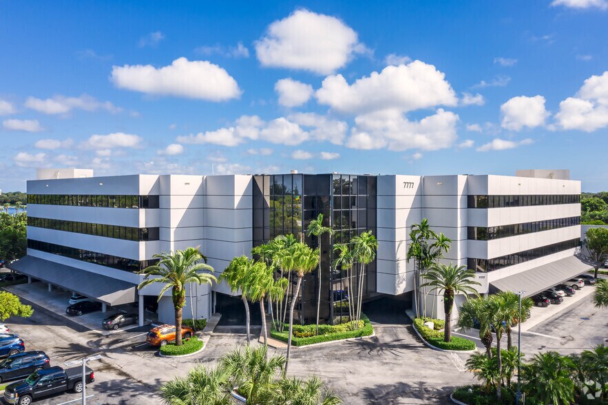 More Photos Of 7777 Glades Rd, Boca Raton Office For Lease