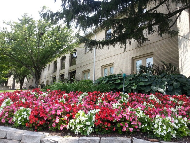 More Photos Of 3040 Riverside Dr, Upper Arlington Office For Lease