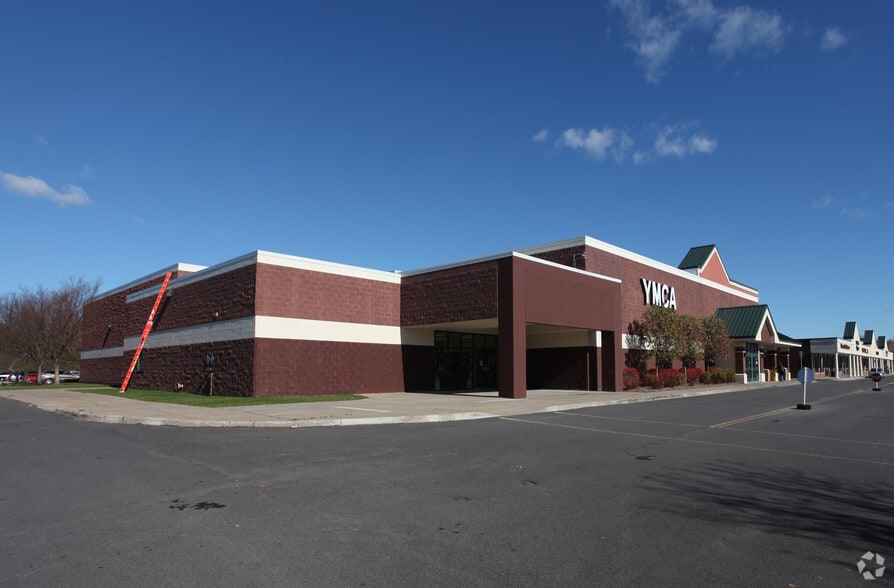 More Photos Of 340 Towne Dr, Fayetteville Unknown For Lease