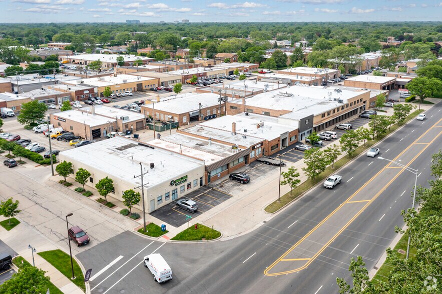 More Photos Of 8206-8208 McCormick Blvd, Skokie Warehouse For Lease