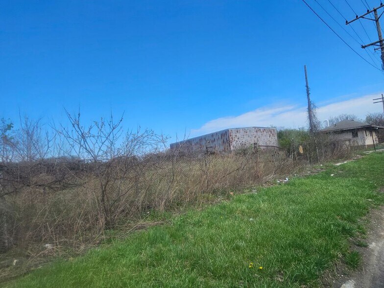 More Photos Of 1015 30th St, Ashtabula Distribution For Sale