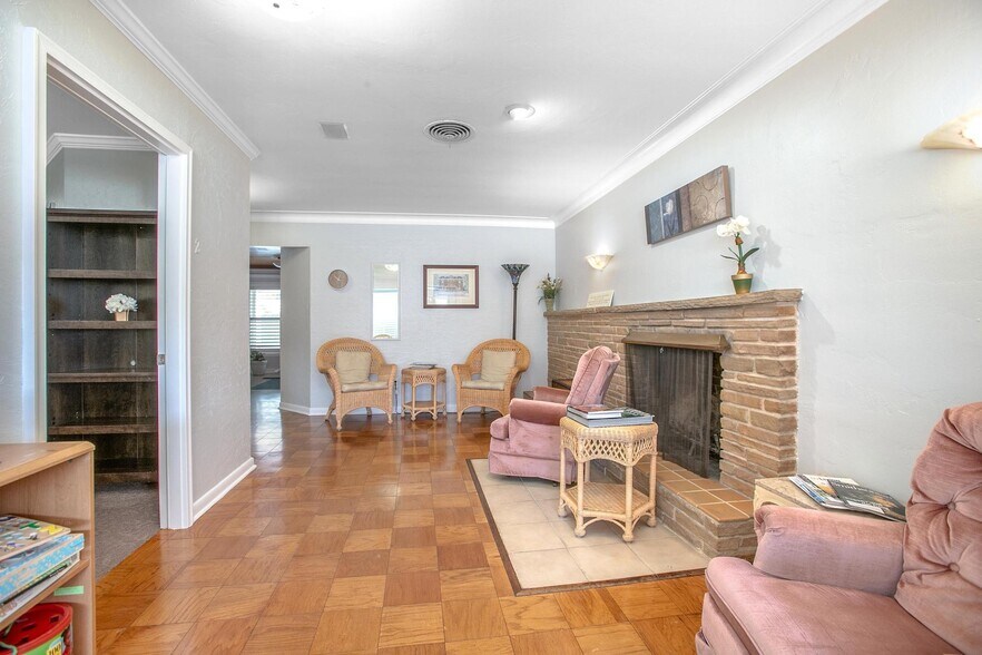 More Photos Of 1025 W New York Ave, Deland Coworking Space