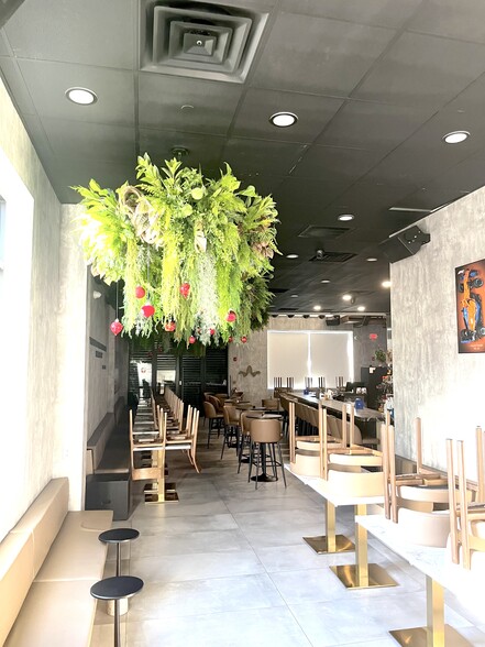 More Photos Of 293 Wilson Ave, Newark Restaurant For Lease