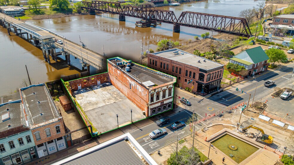 More Photos Of 100 S Grand St, Monroe Restaurant For Sale