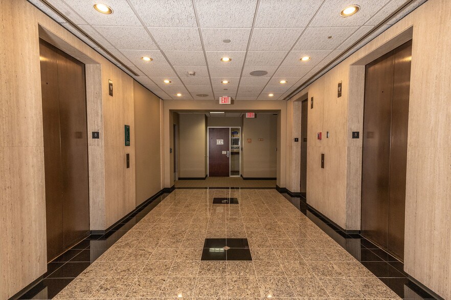 More Photos Of 8023 E 63rd Pl, Tulsa Office For Lease