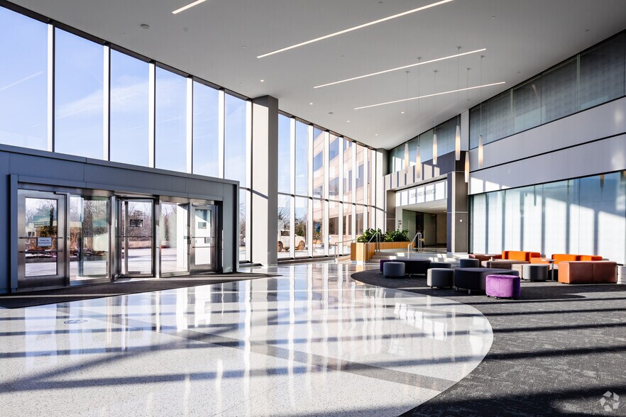 More Photos Of 1 Mid America Plz, Oakbrook Terrace Office For Lease