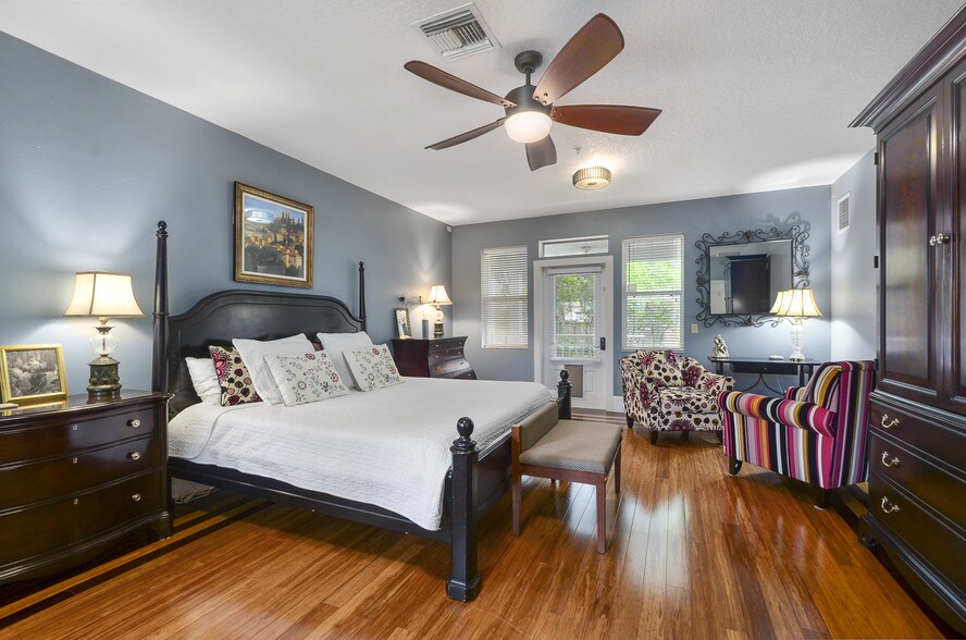 More Photos Of 620 N Tubb St, Oakland Specialty For Sale