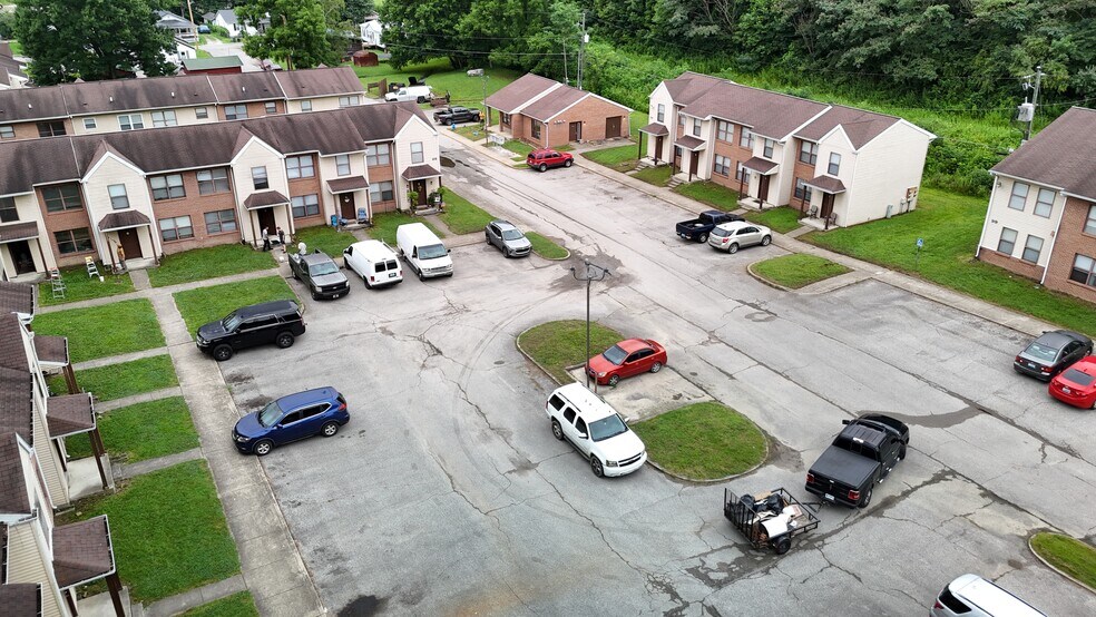 More Photos Of 77 Quail Holw, Inez Apartments For Sale