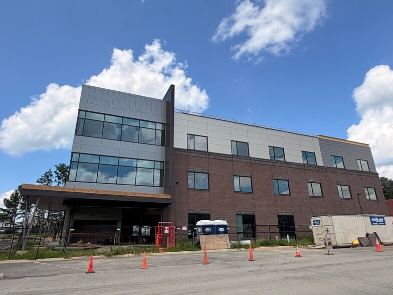 More Photos Of 15545 Cosby Rd, Chesterfield Medical For Lease