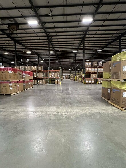 More Photos Of 400 W Wall St, Paulding Warehouse For Lease