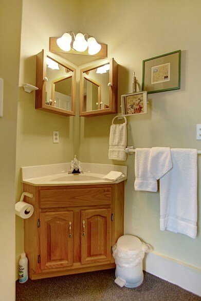 More Photos Of 80 W State St, Springboro Hospitality For Sale