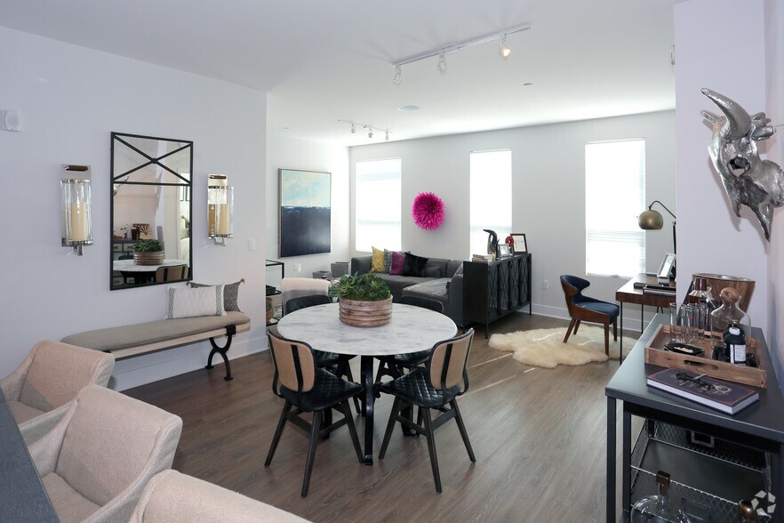 More Photos Of 7350 E Stetson Dr, Scottsdale Apartments For Lease