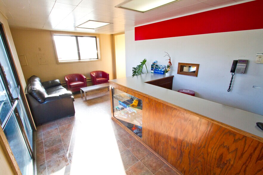 More Photos Of 5047 Main St, Springfield Auto Repair For Sale