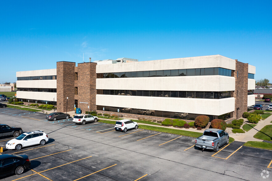 Primary Photo Of 4901 Towne Centre Rd, Saginaw Office For Lease