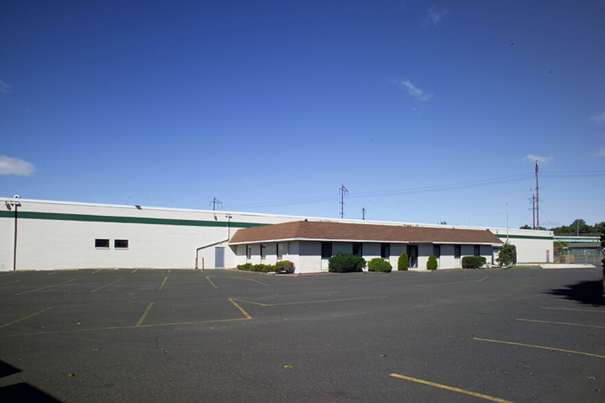 Primary Photo Of 1750 Woodhaven Dr, Bensalem Warehouse For Lease