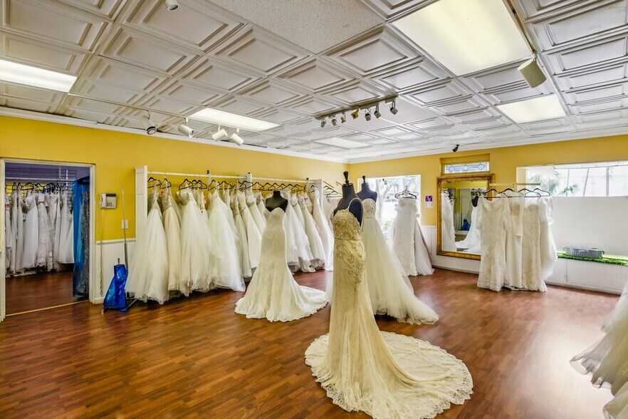 More Photos Of 4066 Broward Blvd, Fort Lauderdale Storefront Retail Office For Sale